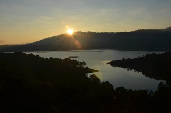 Umiam Lake (Barapani)